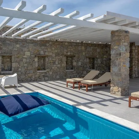 Artemis * Mykonos Town